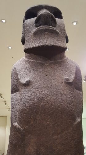 Moai Hoa-haka-nana-ia